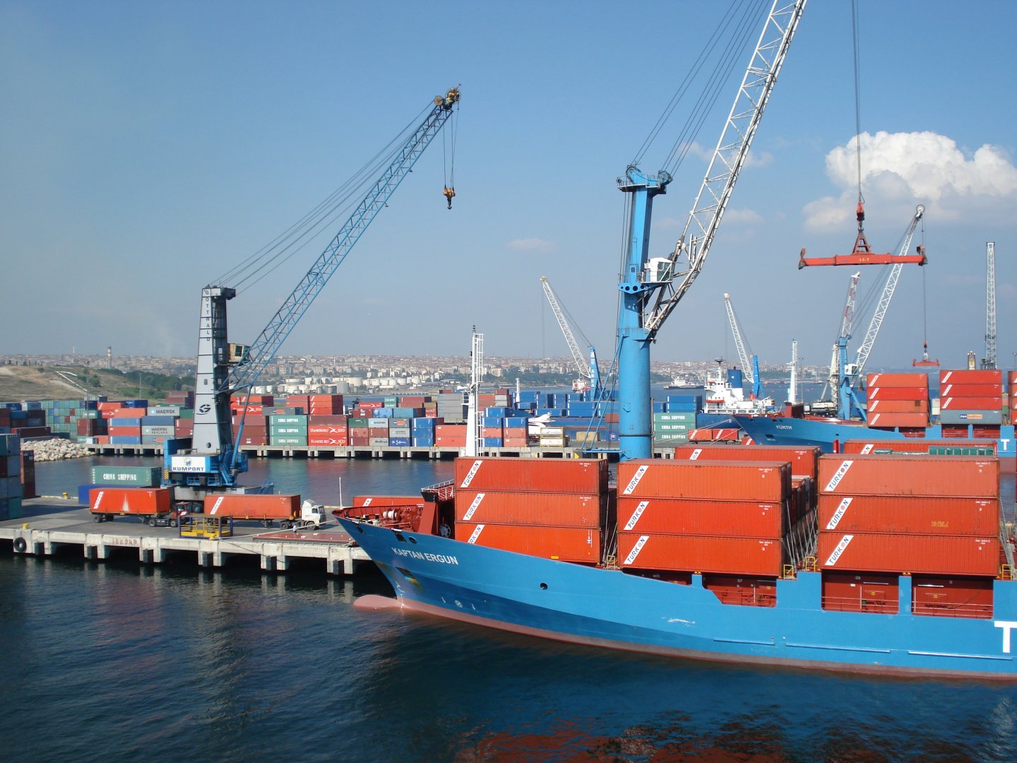 Yanvar-avqust aylarında Ambarlı limanı 12 milyondan çox yük qəbul edib (ÖZƏL)
