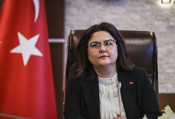 Министр по вопросам семьи и социальным услугам Турции находится с визитом в Азербайджане
