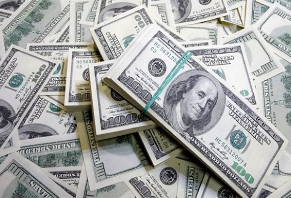 Продажи на валютных аукционах в Азербайджане снизились
