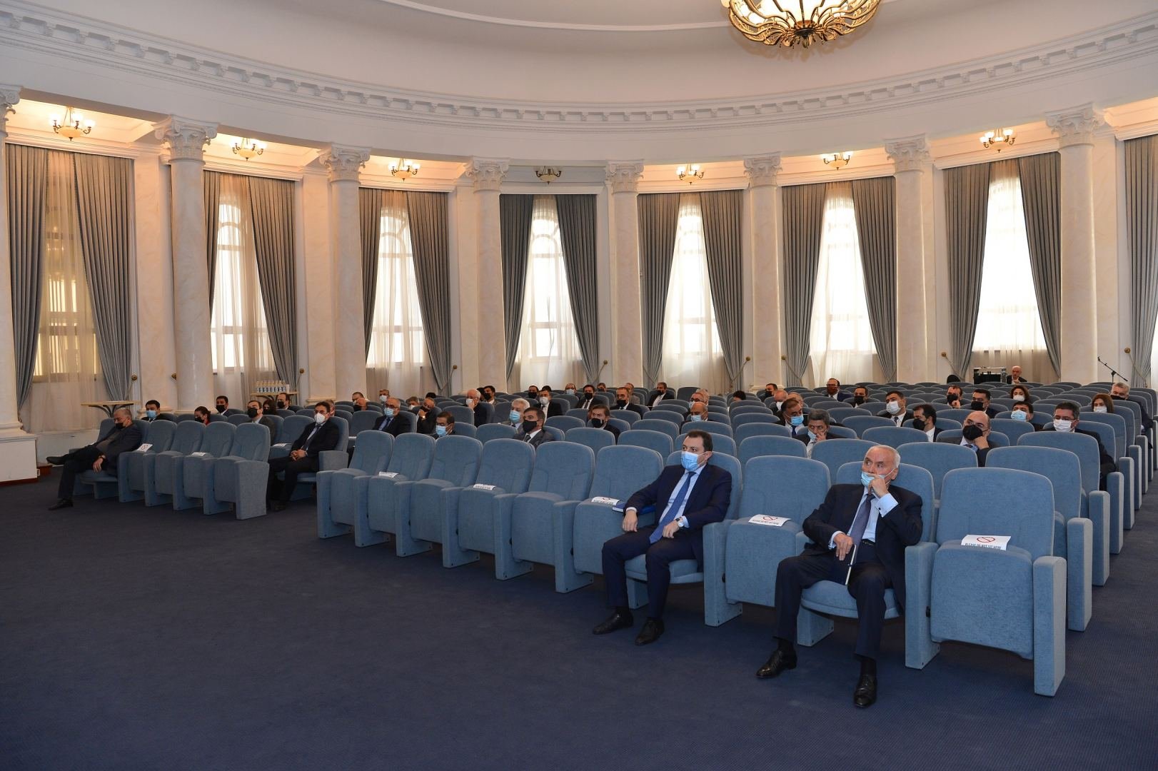 Глава МИД встретился с руководителями дипломатических представительств Азербайджана