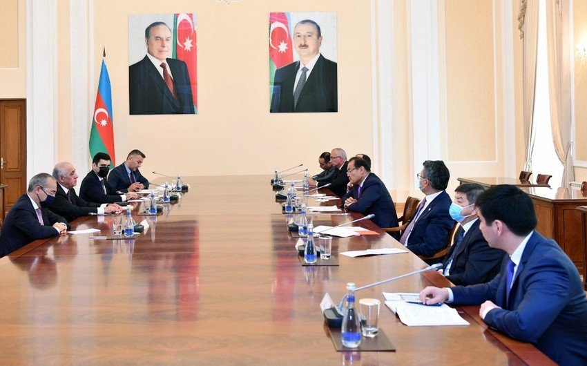 Премьер-министр Азербайджана встретился с делегацией Тюркского совета