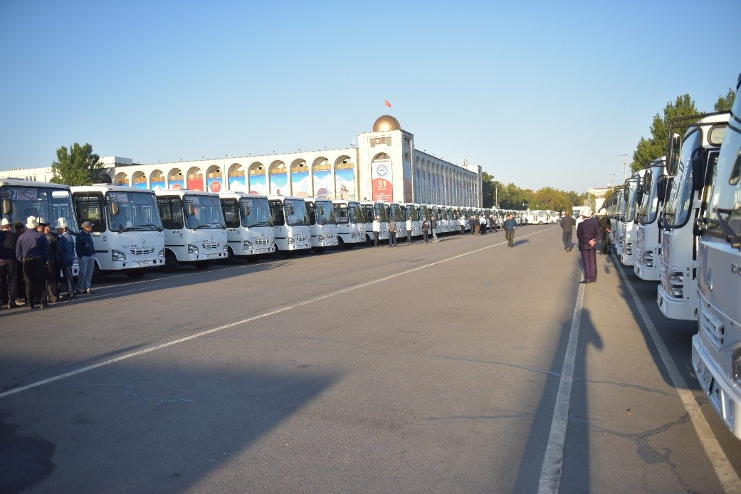 Бишкекке кыймылдаткычы газ менен иштеген дагы 210 жаңы автобус келди