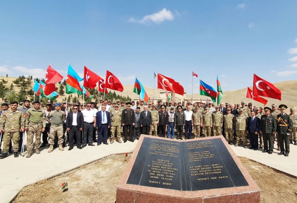 Azerbaijani MoD organizes march to memorial in honor of Turkish martyrs