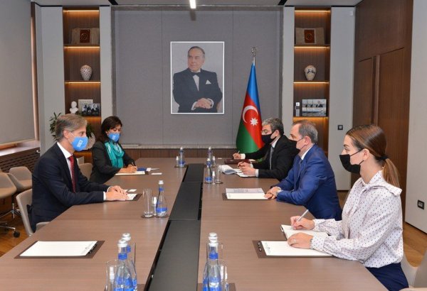 Глава МИД Азербайджана принял представителя ПР ООН в связи с завершением его дипмиссии