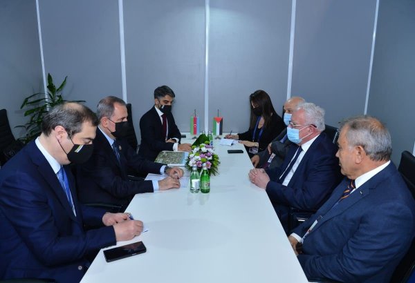 Министр иностранных дел Азербайджана встретился с главой МИД Палестины
