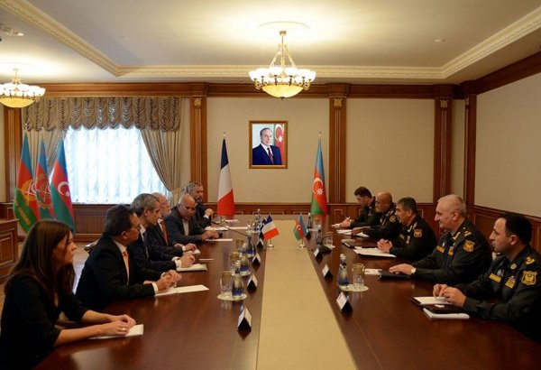 Министр обороны встретился с французской делегацией