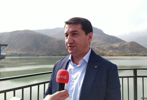 Представители дипкорпуса ознакамливаются с восстановительными работами на освобожденных территориях - помощник Президента Азербайджана