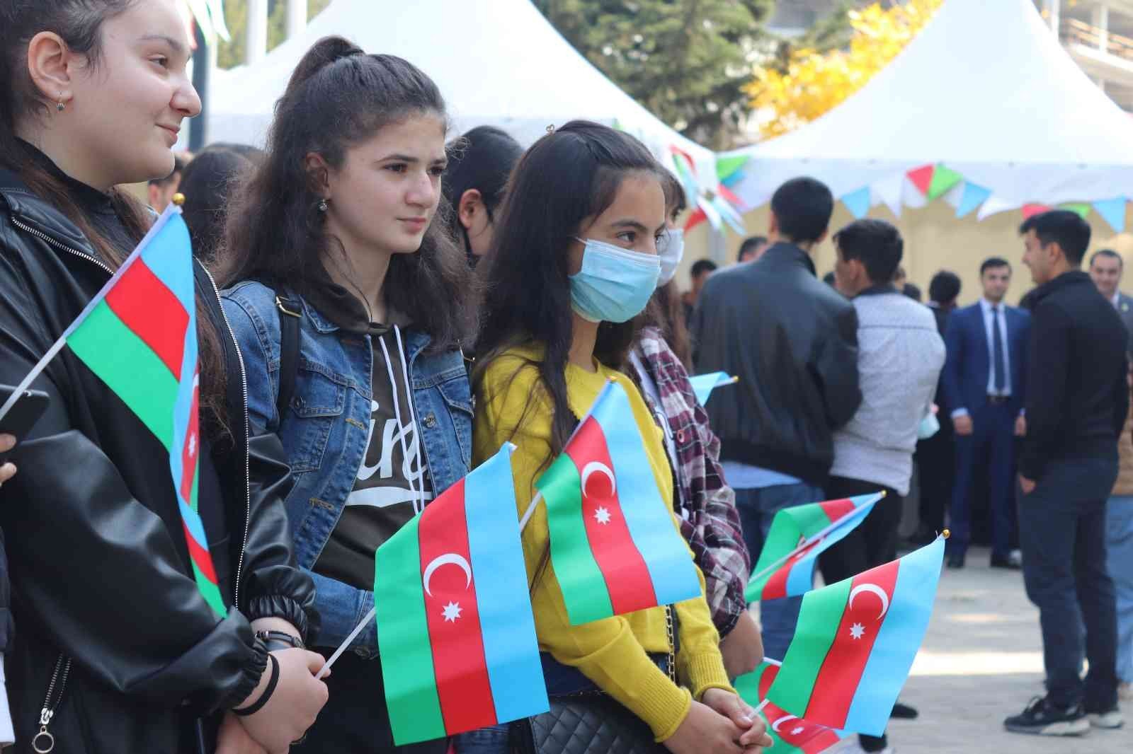 Azerbaycan bağımsızlığın yeninden kazanılmasının 30. yılını kutluyor