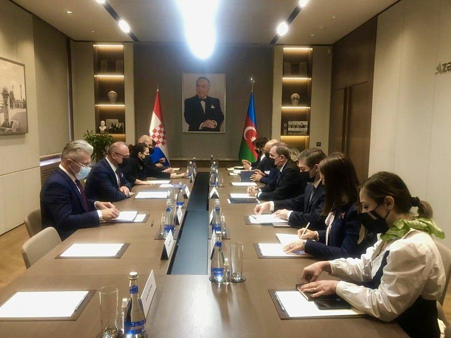 FMs of Azerbaijan, Croatia hold expanded meeting in Baku