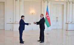 Элчи Кайрат Осмоналиев Азербайжан президентине ишеним грамотасын тапшырды