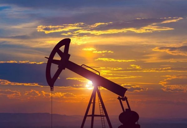 Цена нефти Brent на лондонской бирже опустилась ниже $77 за баррель впервые с 27 марта