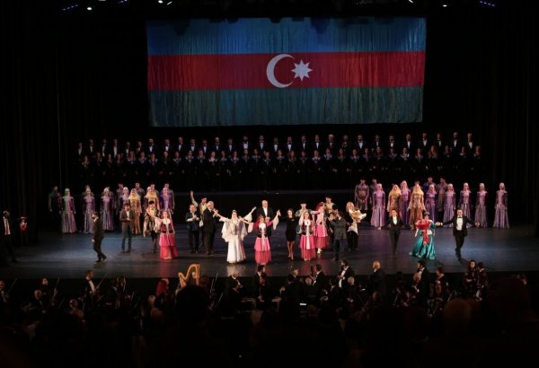 Во Дворце Гейдара Алиева в Баку представлен грандиозный Гимн освобождению Карабаха (ВИДЕО, ФОТО)