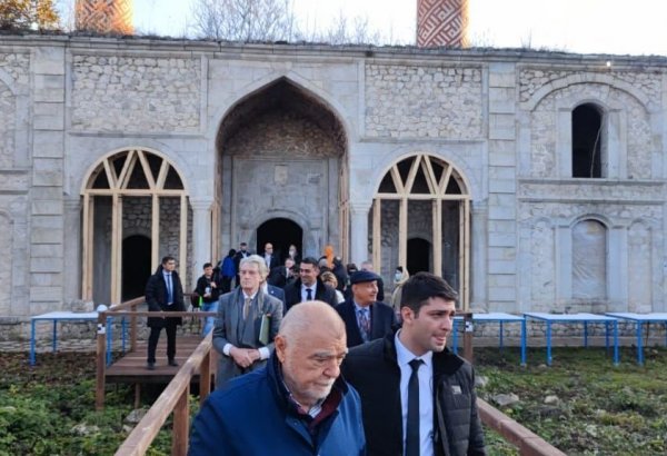 Participants of VIII Global Forum visit Ashagi Govkhar Agha mosque in Azerbaijan's Shusha