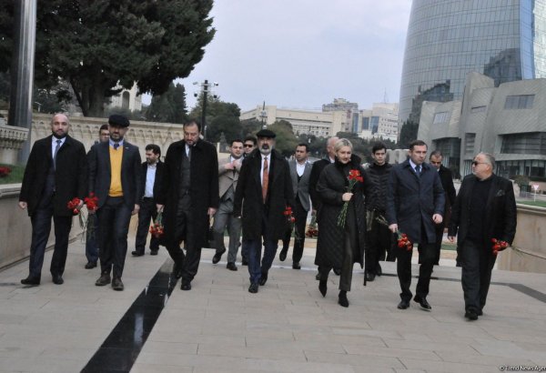 Представители IBF и MÜSİAD посетили Аллею шехидов в Баку
