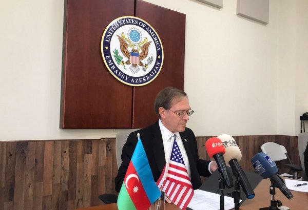 США поддерживают диверсификацию экономики Азербайджана - посол