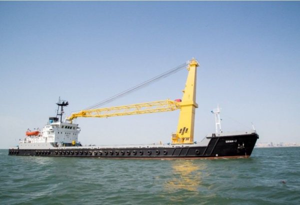 Azerbaijan's Bibi-Heybat Shipyard wraps up repair of 'Shirvan 2' crane vessel