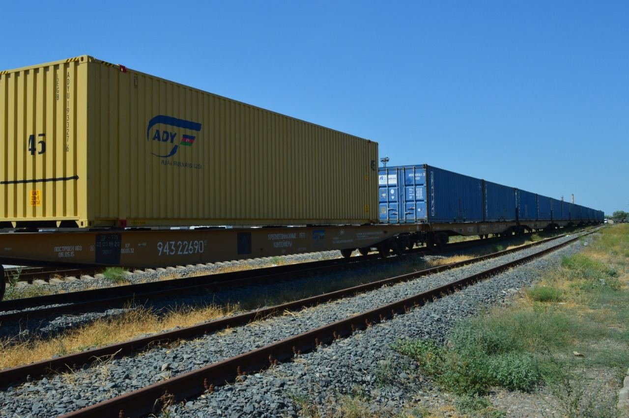 Azerbaijan Railways eyes co-op with German company in container transportation