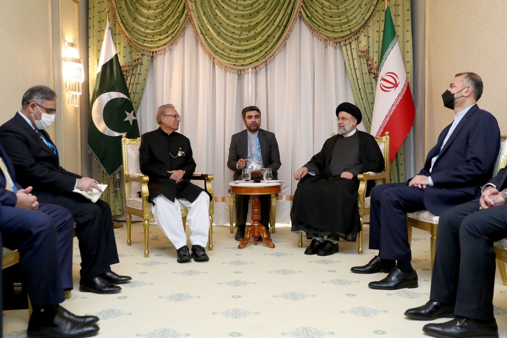Iran interested in comprehensively developing relations with Pakistan – Raisi