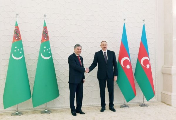 Гурбангулы Бердымухамедов поздравил Президента Ильхама Алиева