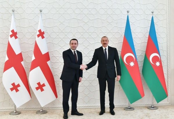 Премьер-министр Грузии позвонил Президенту Ильхаму Алиеву