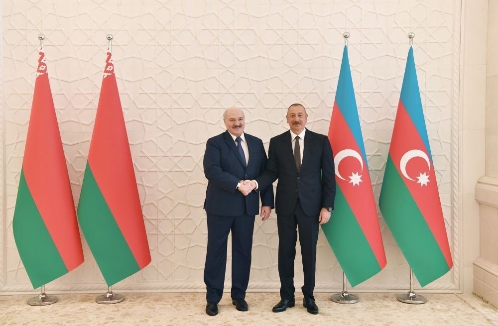 Александр Лукашенко позвонил Президенту Ильхаму Алиеву