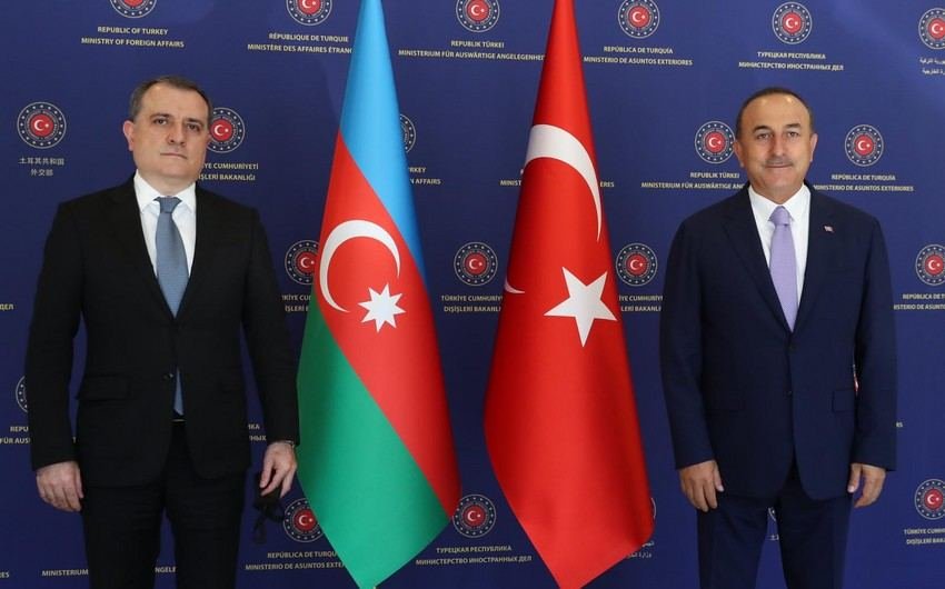 Azerbaijani, Turkish FMs discuss situation in Kazakhstan