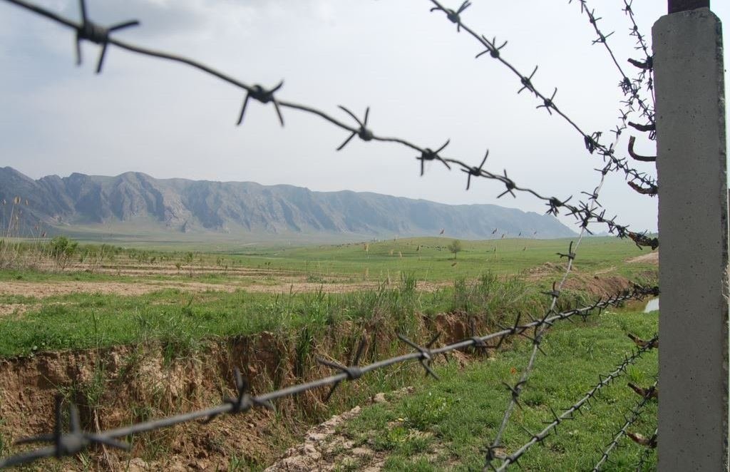 Кыргызстан и Таджикистан согласовали еще около одного километра границы