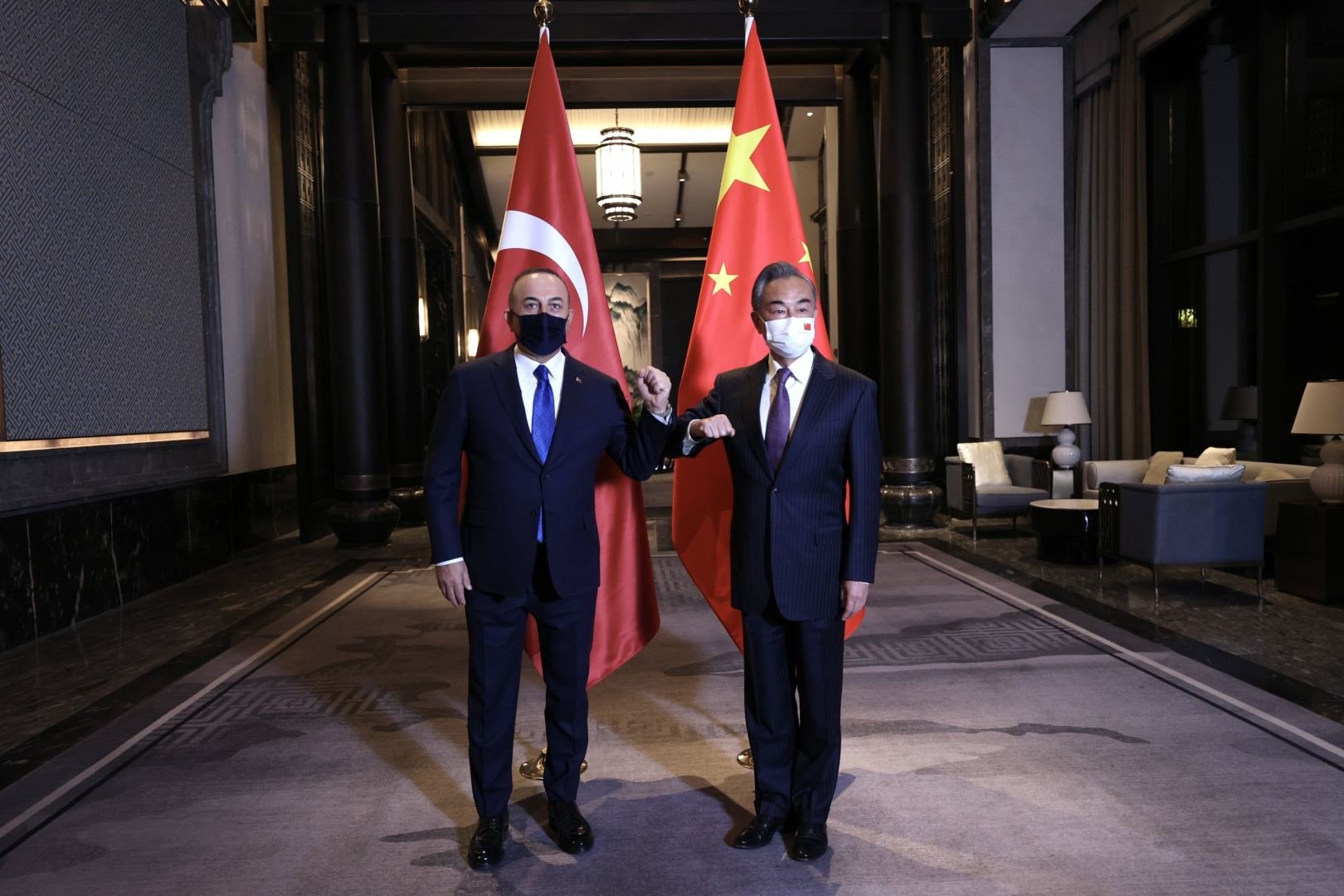 Çavuşoğlu Çinli həmkarı ilə görüşüb