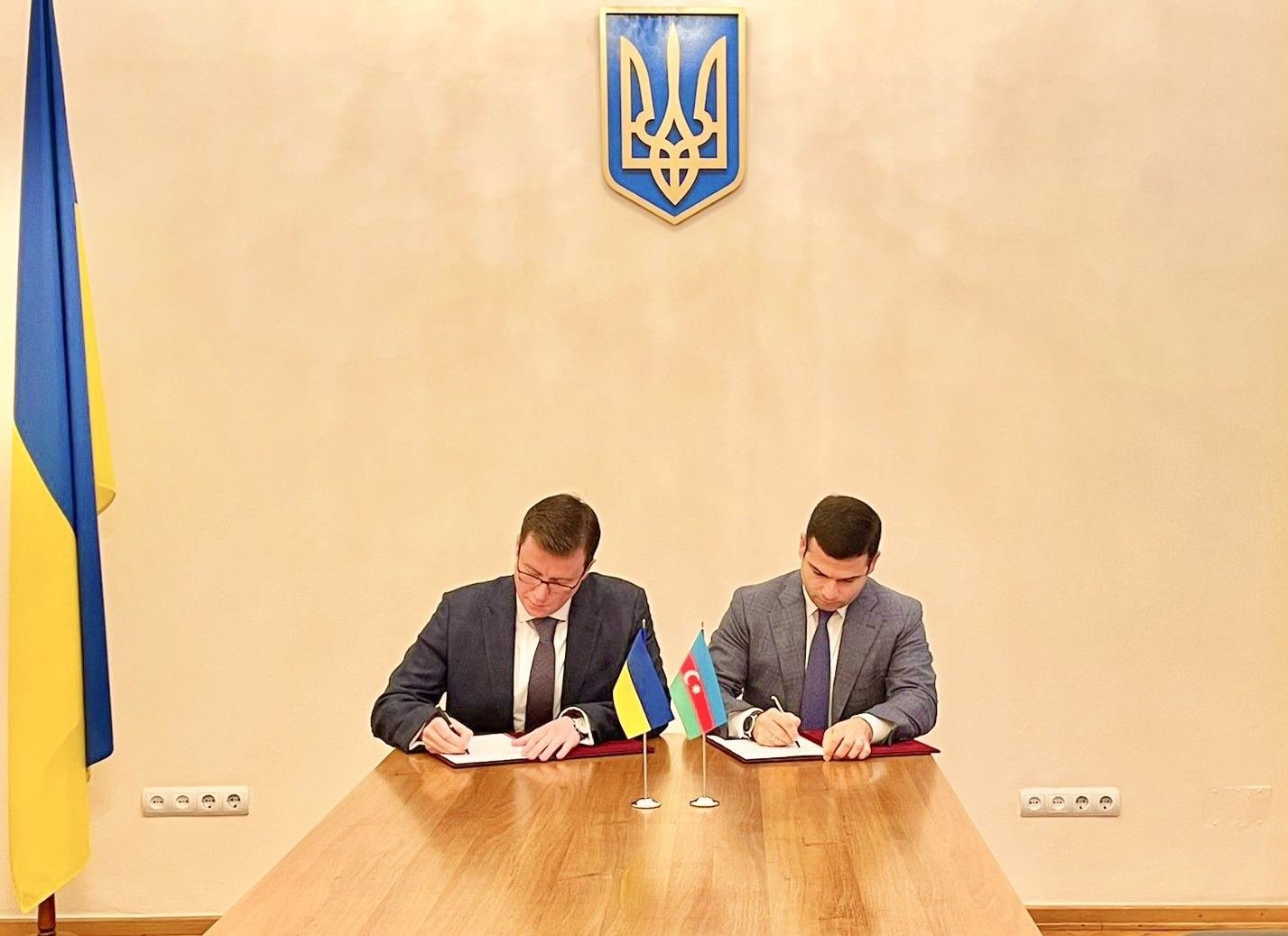 Azərbaycan və Ukrayna arasında qarşılıqlı investisiya barədə memorandum imzalanıb