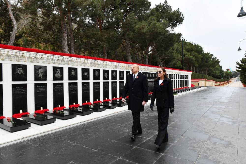 Azerbaijani President Ilham Aliyev, First Lady Mehriban Aliyeva visit Alley of Martyrs due to 32nd anniversary of January 20 tragedy