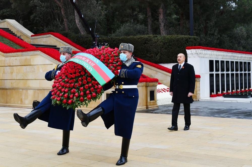 Azerbaijani President Ilham Aliyev, First Lady Mehriban Aliyeva visit Alley of Martyrs due to 32nd anniversary of January 20 tragedy