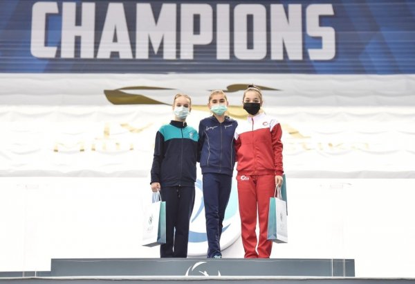 Победители и призеры Первенства Азербайджана и Чемпионата Баку по прыжкам на батуте и акробатической дорожке – церемония награждения