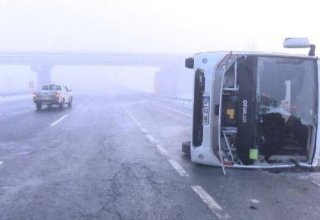 Türkiyədə mikroavtobus qəzaya uğrayıb, 10 nəfər yaralanıb