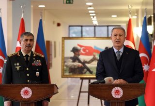 Azerbaijani and Turkish ministers of defense hold phone talks