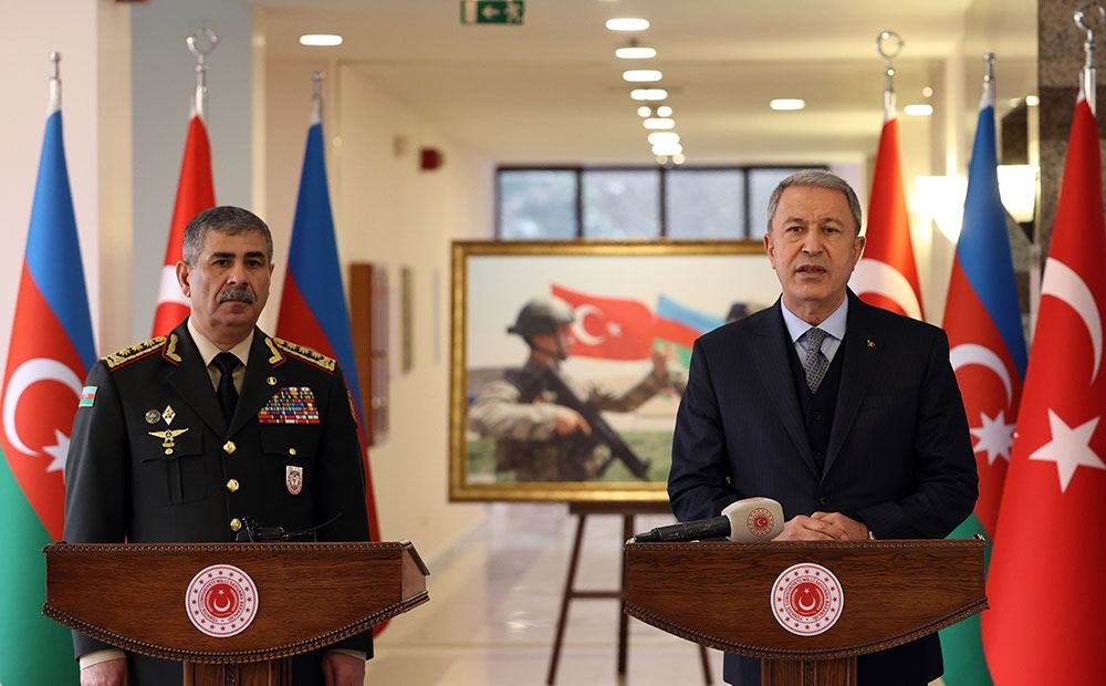 Azerbaijani and Turkish ministers of defense hold phone talks