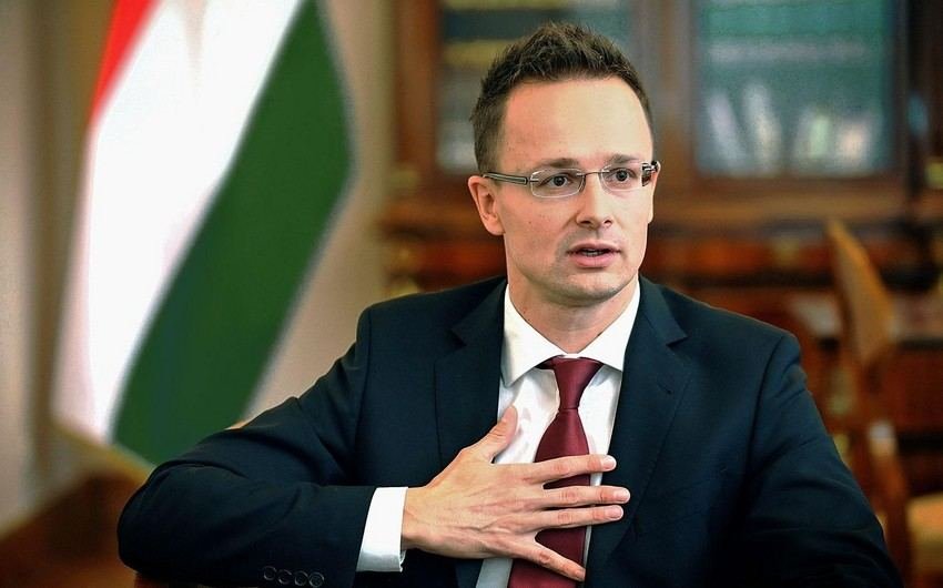 Венгрия всегда поддерживала территориальную целостность Азербайджана - Петер Сиярто