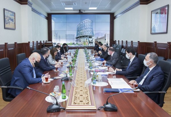 Обсуждены перспективы связей между таможенным комитетом Азербайджана и AmCham