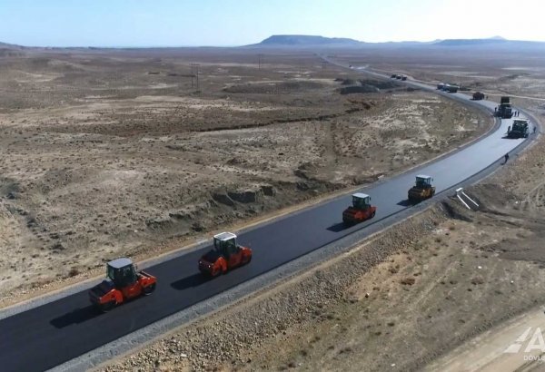 Palçıq vulkanlarına gedən yeni avtomobil yolu inşa edilir