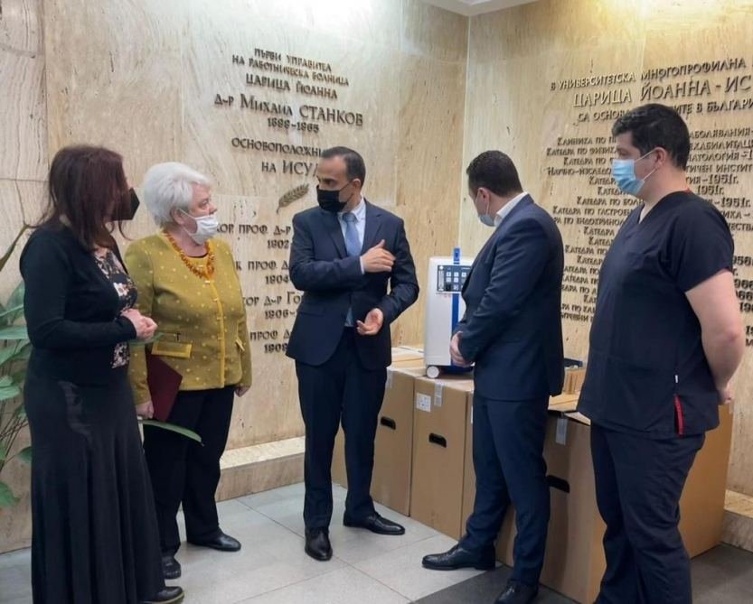Heydar Aliyev Foundation donates medical equipment to Bulgaria (PHOTO)