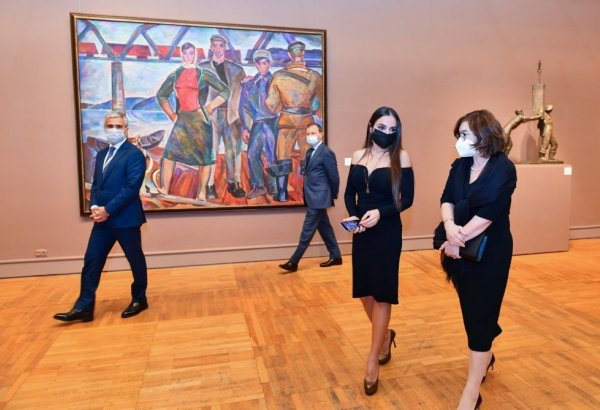 Heydar Aliyev Foundation VP Leyla Aliyeva views exhibition "Works from collection of Tretyakov Gallery" in Moscow (PHOTO)