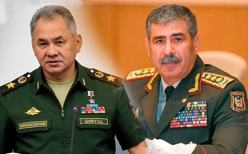 Министры обороны Азербайджана и России провели телефонный разговор