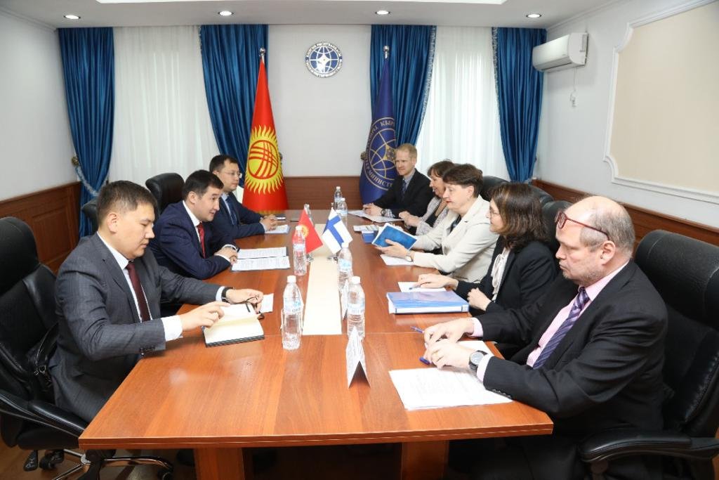 Кыргызстан менен Финляндиянын ортосундагы кызматташтык боюнча саясий консультация өткөрүлдү