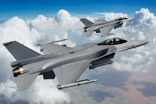 Türkiyəyə F-16 qırıcılarının satışını məhdudlaşdıran maddələr ABŞ-ın müdafiə büdcəsi layihəsindən çıxarılıb
