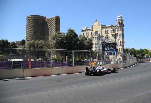 Formula 1 qualifying races taking place in Azerbaijan's Baku (PHOTO)
