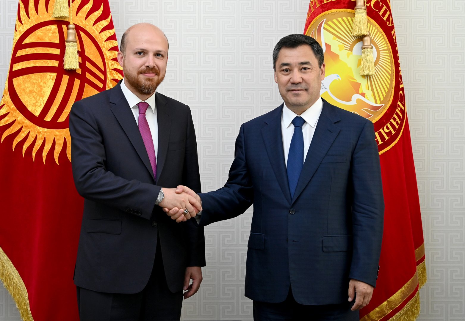 Kırgızistan Cumhurbaşkanı Caparov, Dünya Etnospor Konfederasyonu Başkanı Bilal Erdoğan'ı kabul etti