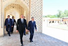 Президент Ильхам Алиев ознакомился с дворцовым комплексом "Нуруллабой" в городе Хива
