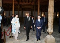 President Ilham Aliyev gets acquainted with Itchan Kala State Museum in Uzbekistan (FOTO)