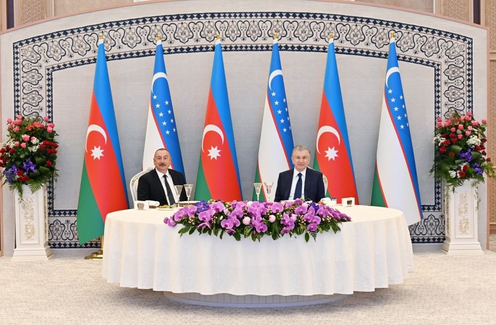 President of Uzbekistan Shavkat Mirziyoyev hosts reception in honor of President of Azerbaijan Ilham Aliyev (PHOTO)