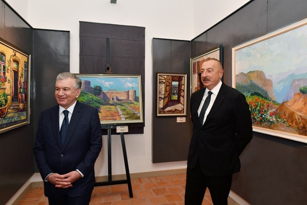 Президент Ильхам Алиев ознакомился с дворцовым комплексом "Нуруллабой" в городе Хива