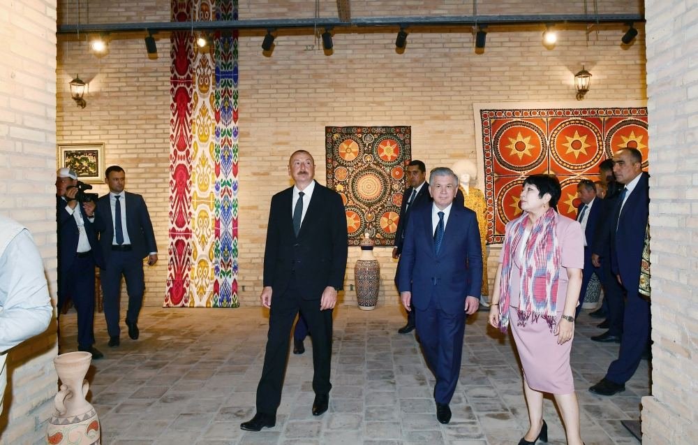 Prezident İlham Əliyev İçan-Qala Dövlət Tarixi Memarlıq Muzeyi ilə tanış olub (FOTO)
